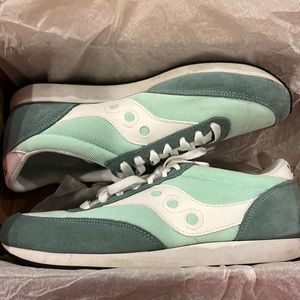 Women’s Saucony Hornet mint/white GUC sz 10